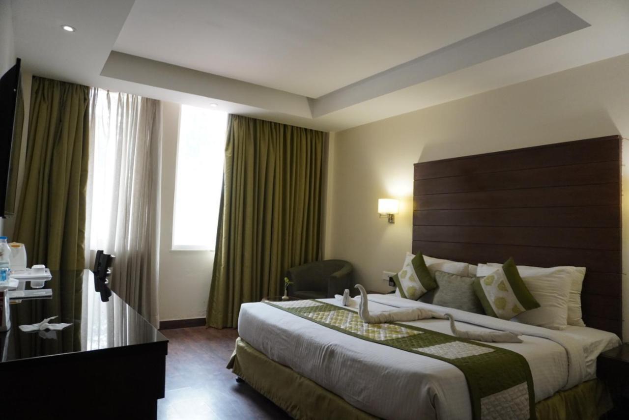 Hotel Aravali Heights Alwar Eksteriør billede