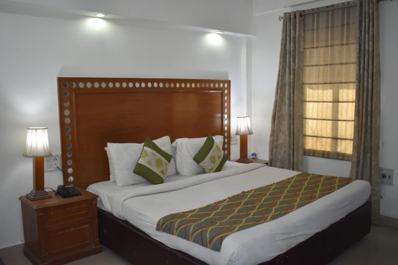 Hotel Aravali Heights Alwar Eksteriør billede