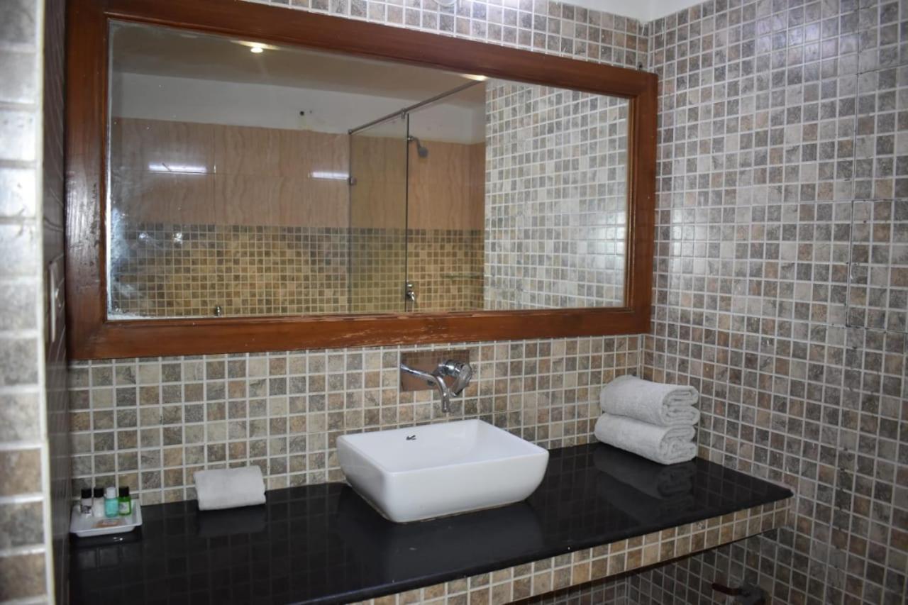 Hotel Aravali Heights Alwar Eksteriør billede