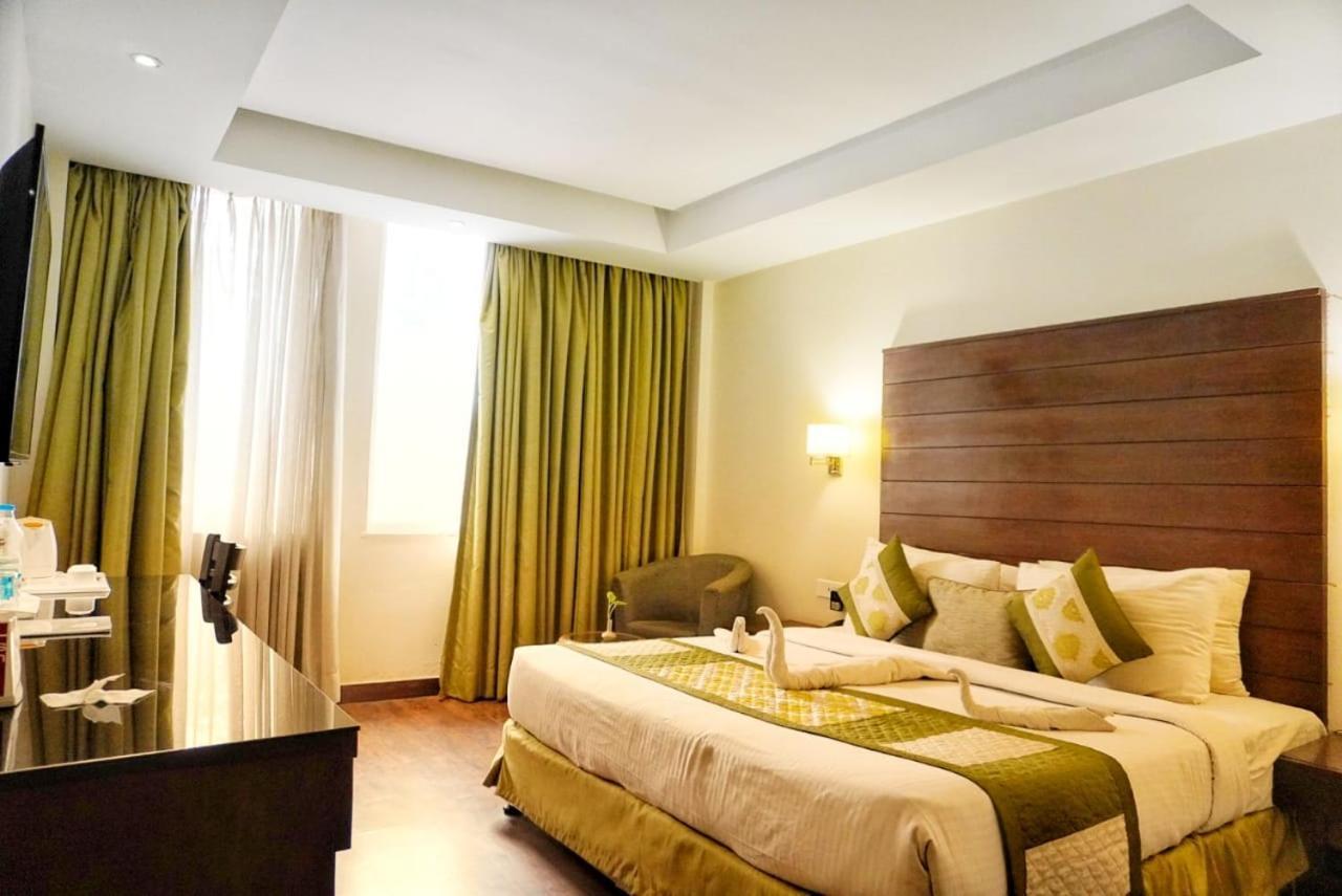 Hotel Aravali Heights Alwar Eksteriør billede